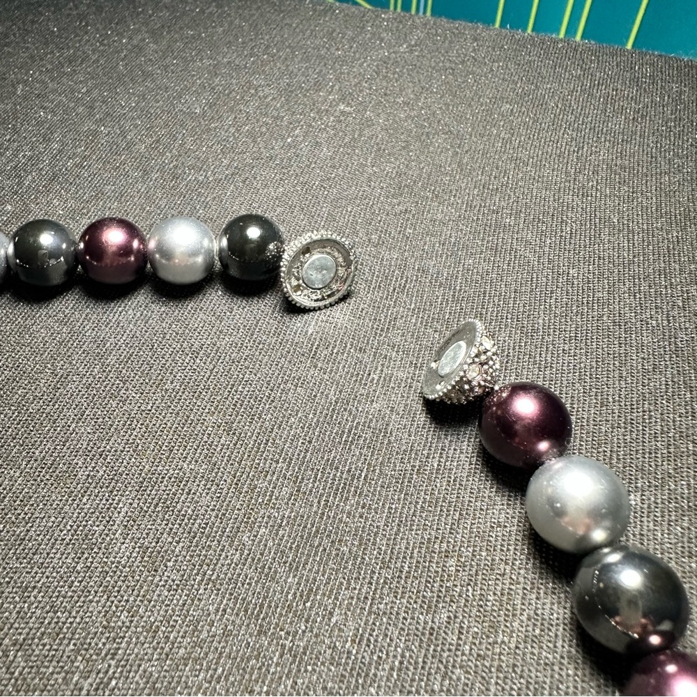 Premier Designs Faux Pearl Choker Necklace Grey Black Pearl Beaded Magnetic - Picture 4 of 7